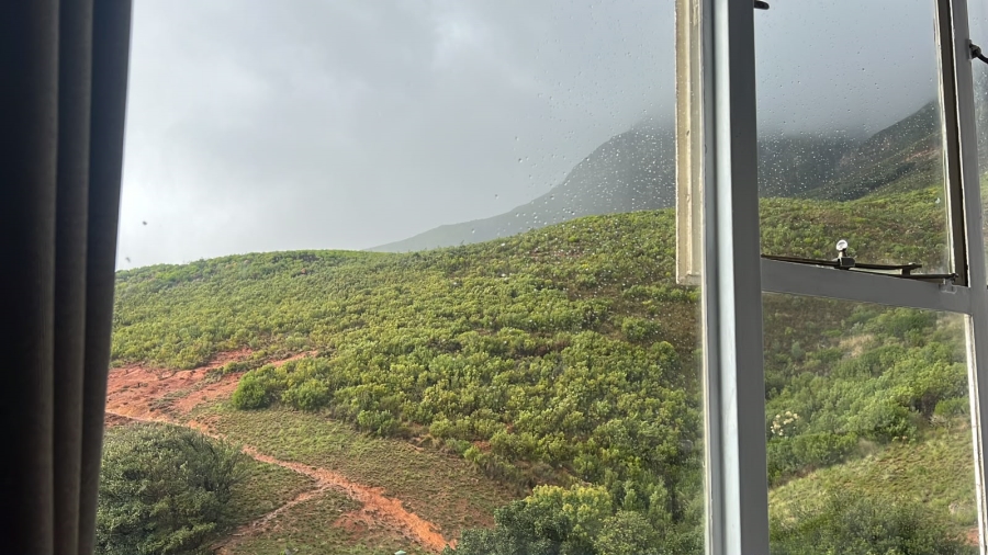 1 Bedroom Property for Sale in Vredehoek Western Cape
